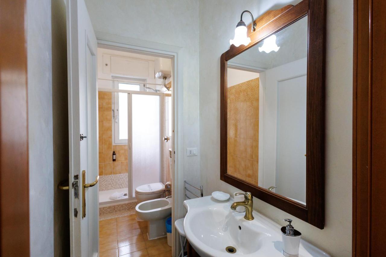 Casa Vittoria Di San Martino Affittacamere Γένοβα Εξωτερικό φωτογραφία